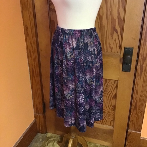 Vintage 70s Lilacs Midi Skirt - Picture 5 of 7